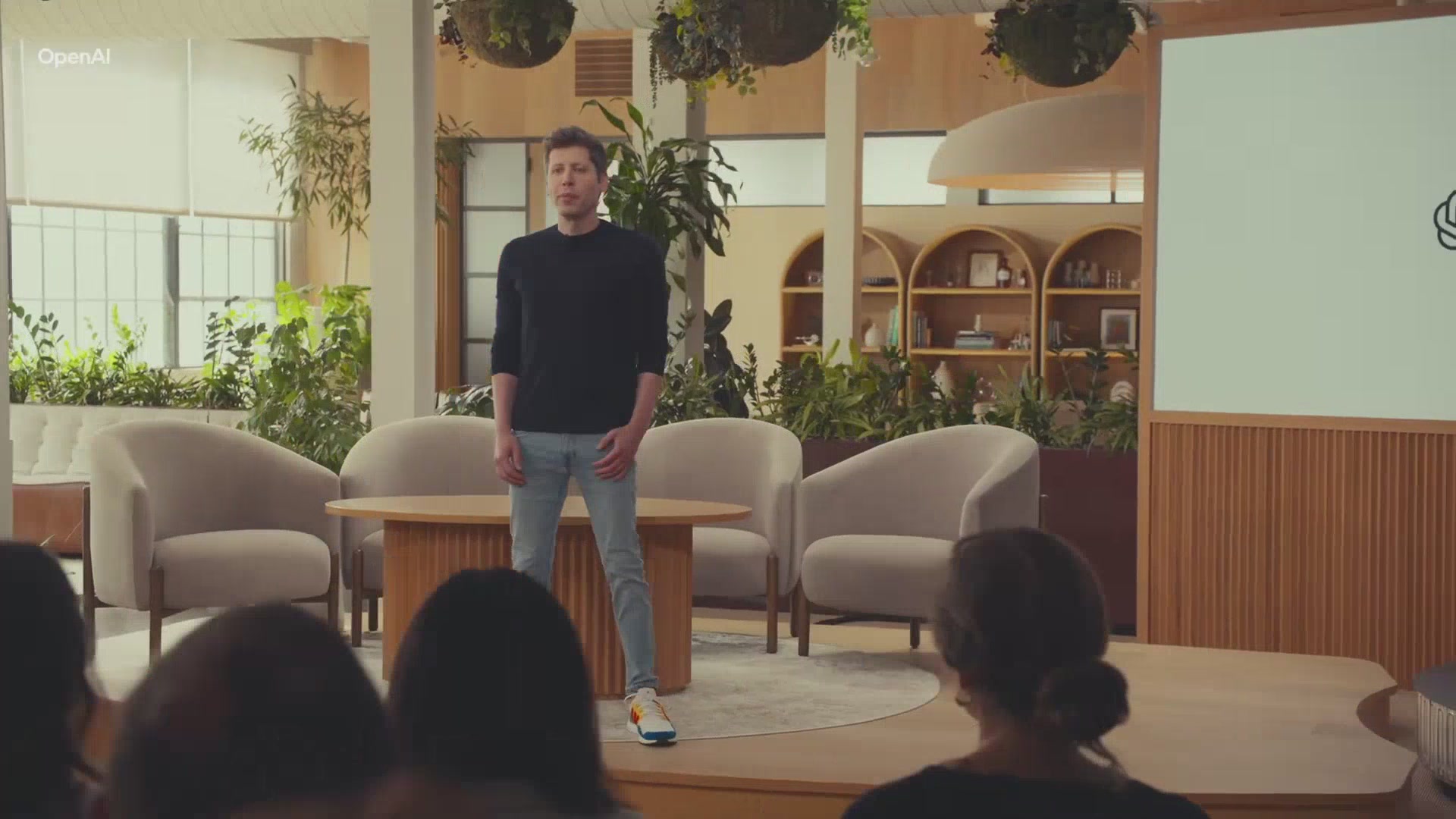 Sam Altman 登台演讲